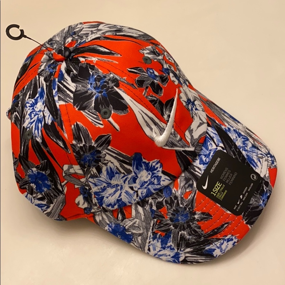 Nike Women’s Cap - Picture 4 of 10